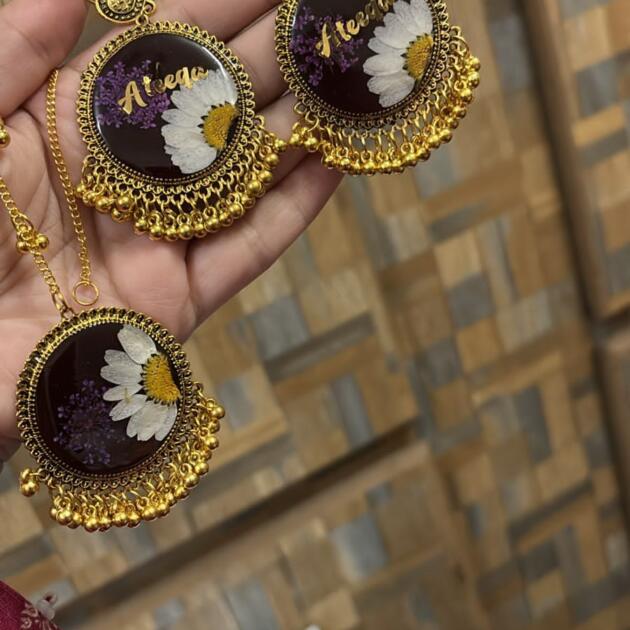 Personalized Pressed Flower Earrings & Necklace Set