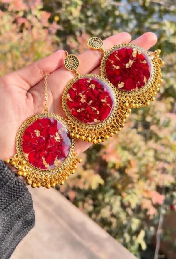 **Gul-e-Ishq Jhumke**