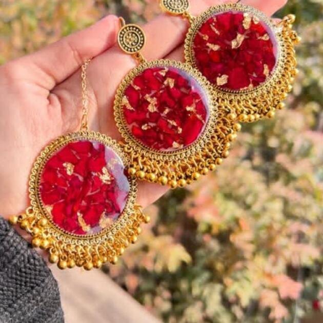 **Gul-e-Ishq Jhumke**