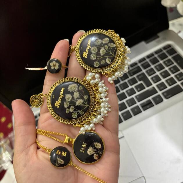 "Elegant Personalized Name Earrings with Real Flowers & Pearl Fringe"